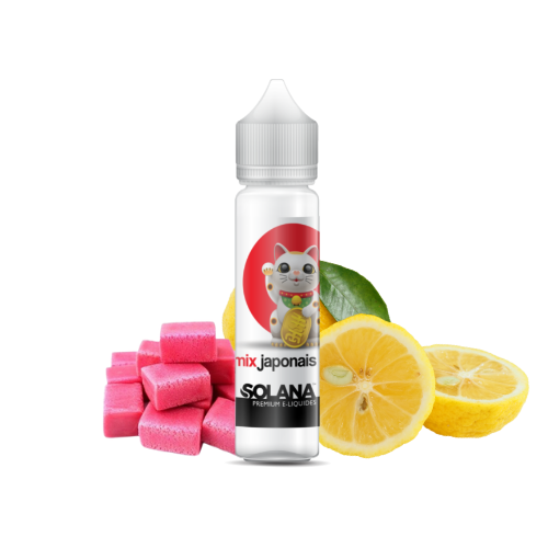 Bouteille de e-liquide Mix Japonais par Solana, entourée de bonbons roses et de tranches de citron.